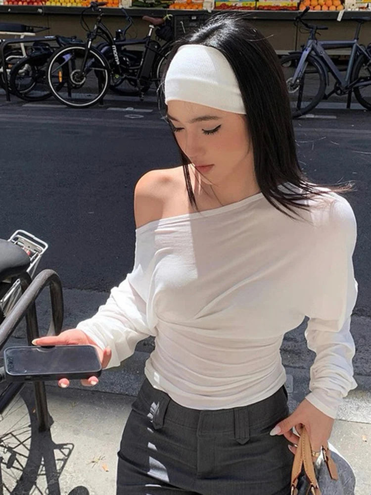 Women's Solid Inclined Shoulder Batwing Long Sleeve T-shirt Backless Slim Fit Casual Streetwear Top for Autumn Fashion Sexy