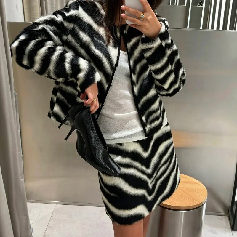Vintage Women's Zebra Printed Short Jacket Skirt Set O-neck Long Sleeve Buckle Coats Mini A-line Skirts 2026 Autumn Lady Suit